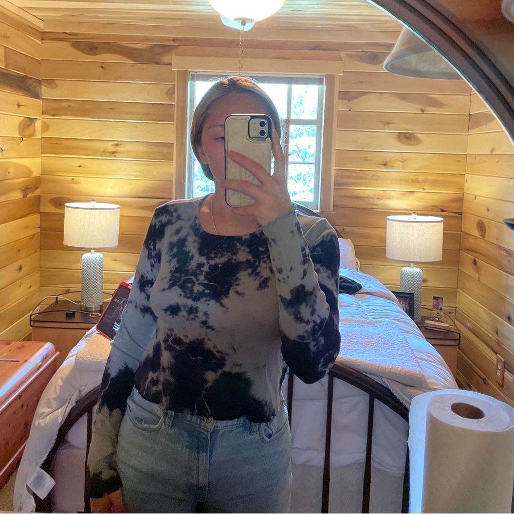 black and grey long sleeve top